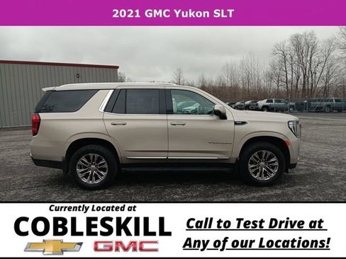 Used 2021 GMC Yukon SLT w/ SLT Luxury Package AWD/4WD image 2