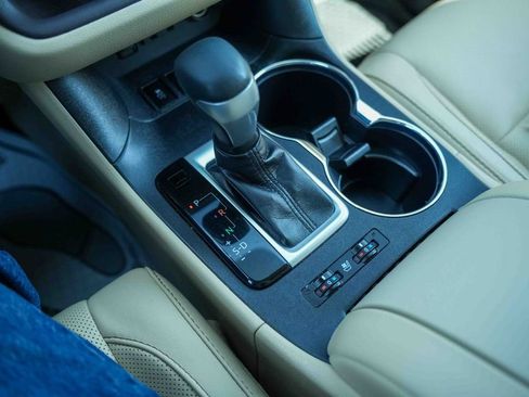 Used 2019 Toyota Highlander Limited image 41