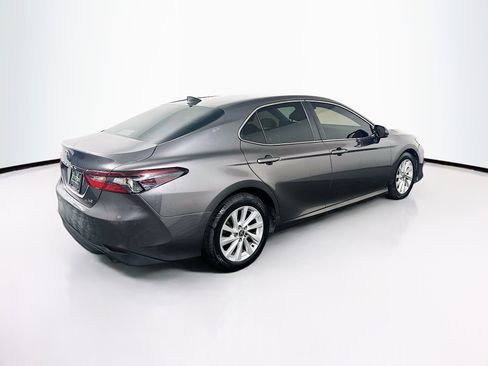 Used 2022 Toyota Camry LE image 9