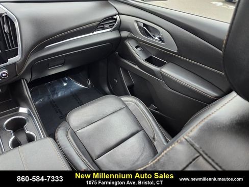 Used 2019 Chevrolet Traverse RS image 15