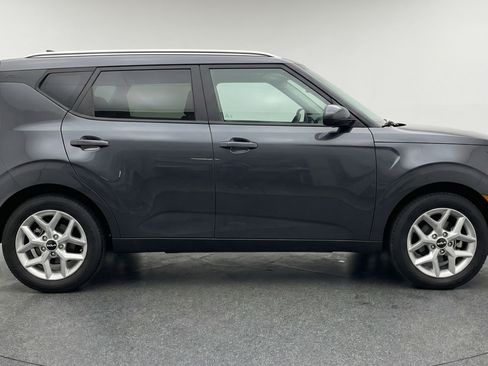 Used 2025 Kia Soul LX w/ LX Technology Package image 11