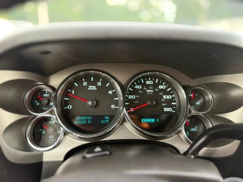 Used 2009 GMC Sierra 2500 SLE w/ Convenience Package AWD/4WD image 14
