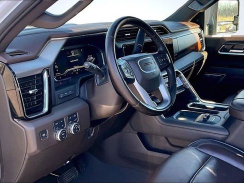 Used 2025 GMC Sierra 3500 Denali w/ Denali Reserve Package image 18