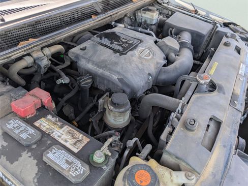 Used 2011 Nissan Titan SV w/ SV Value Truck Pkg image 43