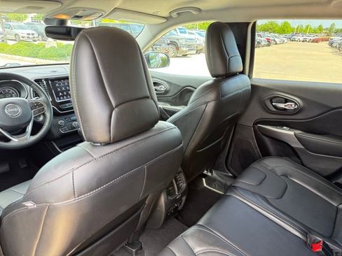 Used 2019 Jeep Cherokee Limited FWD image 26