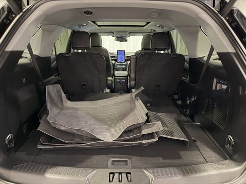 Used 2023 Ford Explorer Limited w/ Limited Technology Package AWD/4WD image 27