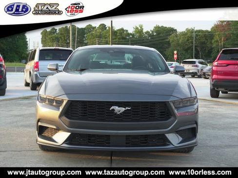 Used 2025 Ford Mustang Coupe RWD image 4