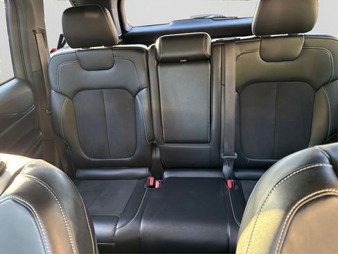 Used 2023 Jeep Grand Cherokee Altitude image 19