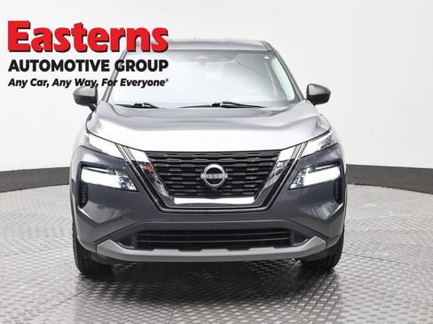Used 2023 Nissan Rogue S AWD/4WD image 2