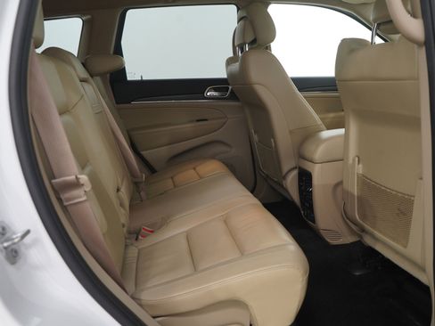 Used 2017 Jeep Grand Cherokee Limited w/ Trailer Tow Group IV image 14