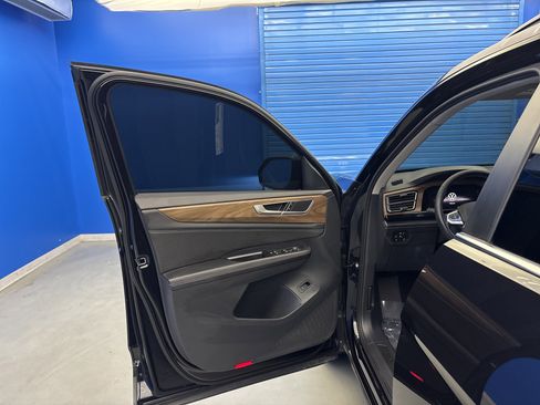 Used 2024 Volkswagen Atlas SE AWD/4WD image 9