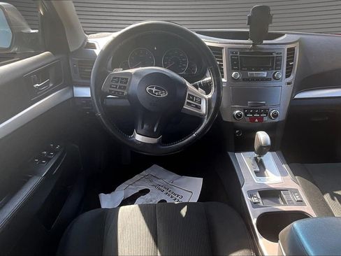 Used 2013 Subaru Outback 2.5i Premium AWD/4WD image 8