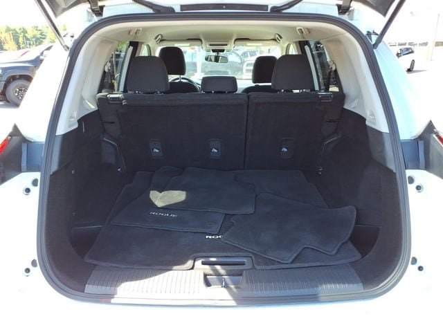 Used 2024 Nissan Rogue S AWD/4WD image 11