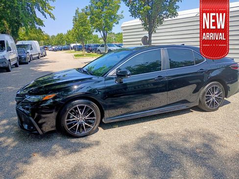 Used 2023 Toyota Camry SE w/ Convenience Package FWD image 1