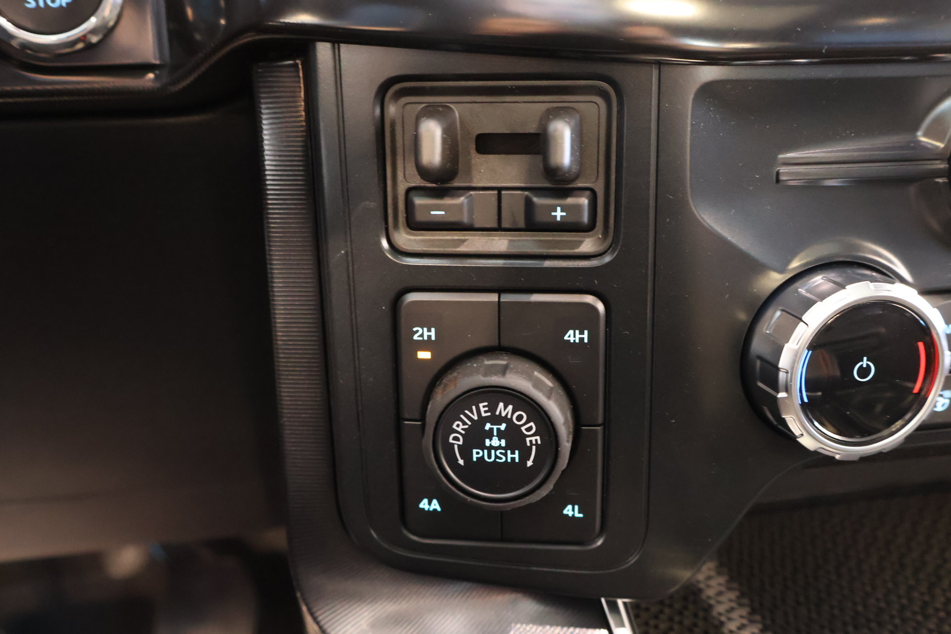 New 2026 Ford F150 Raptor w/ Equipment Group 803A Raptor R AWD/4WD image 9