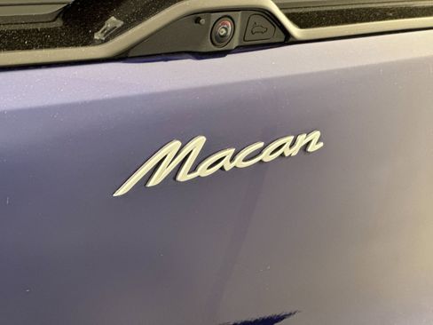 Certified 2025 Porsche Macan Electric image 35