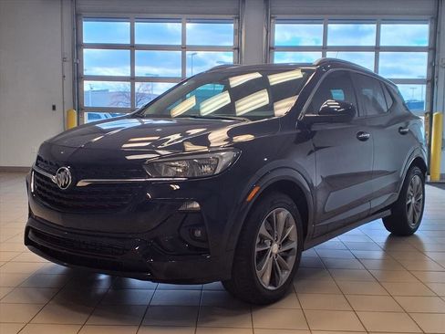 Used 2021 Buick Encore GX Preferred w/ Sport Touring Package image 2