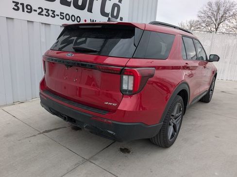 Used 2025 Ford Explorer ST-Line w/ ST-Line Street Pack image 17