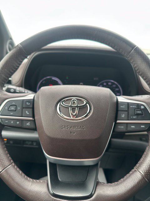 Used 2021 Toyota Sienna Platinum AWD/4WD image 10