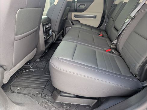 Used 2026 GMC Hummer EV SUV AWD/4WD image 12