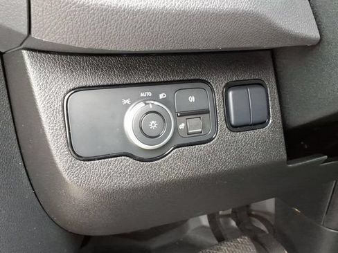 Used 2025 Mercedes-Benz Sprinter 2500 image 12