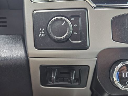 Used 2022 Ford F350 Lariat w/ Chrome Package image 23