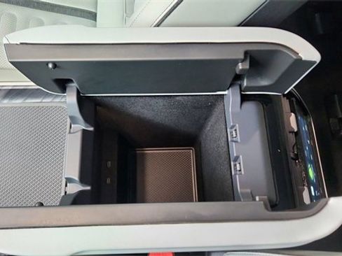 Used 2024 Rivian R1S Adventure image 55