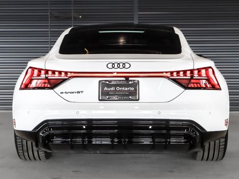 Used 2024 Audi e-tron GT Premium Plus image 15