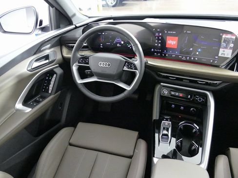 New 2025 Audi Q5 Premium Plus image 22