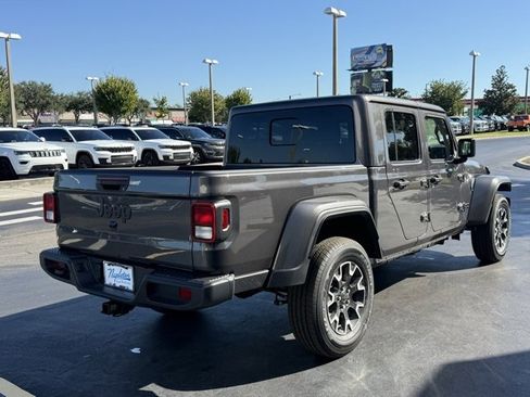 New 2025 Jeep Gladiator Sport w/ Premium Package image 8