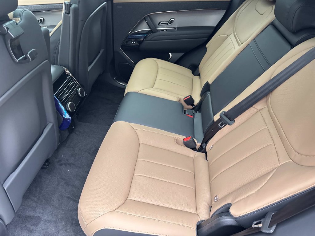 New 2027 Land Rover Range Rover Sport Dynamic SE AWD/4WD image 16