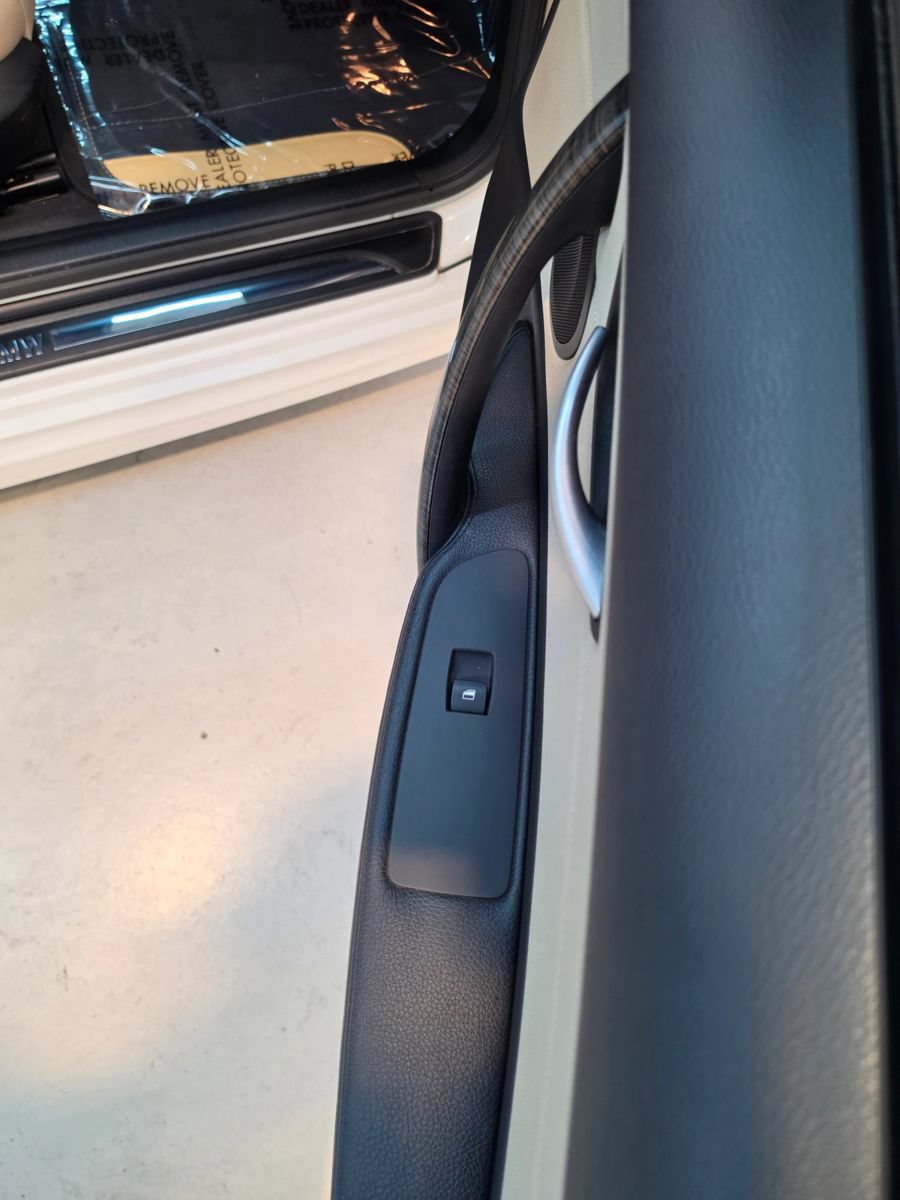 Used 2013 BMW 135i Convertible RWD image 49