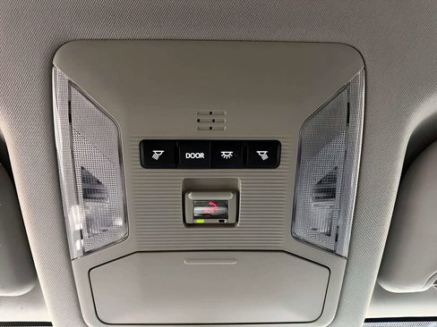 Used 2024 Toyota RAV4 LE AWD/4WD image 31
