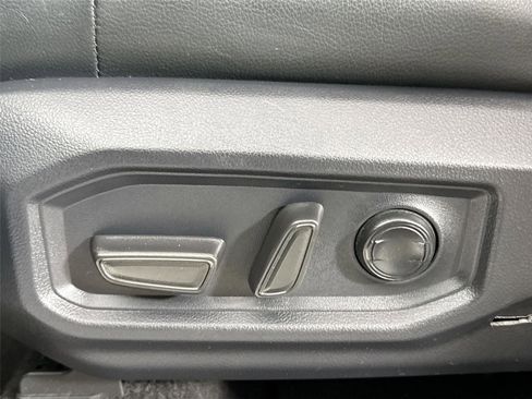 Used 2023 Toyota Tundra Limited w/ Power Package image 32