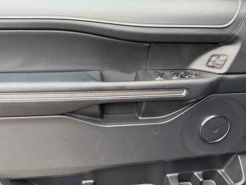 Used 2024 Ford Expedition XLT image 18