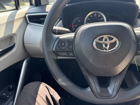Used 2022 Toyota Corolla Cross L FWD image 23