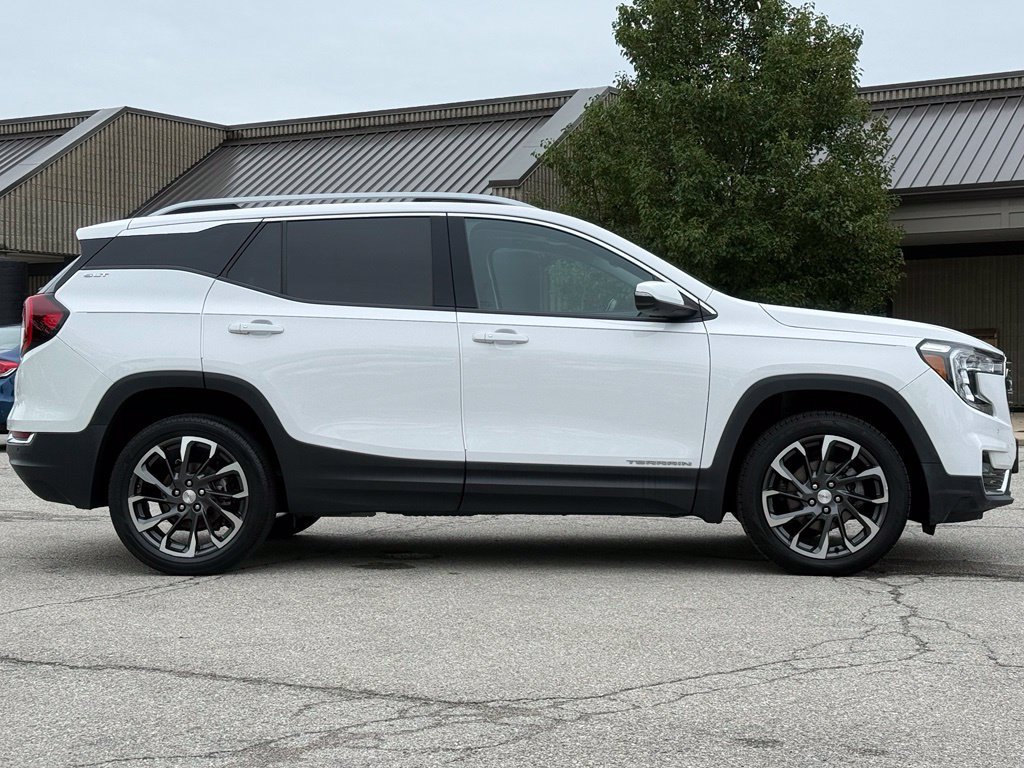 Used 2022 GMC Terrain SLT w/ Infotainment Package II AWD/4WD image 6