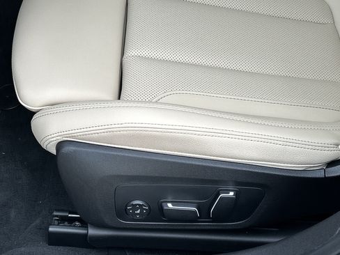 New 2026 BMW 330i Sedan w/ Premium Package image 27