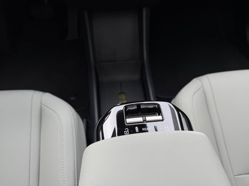 Certified 2025 Volvo EX30 Plus w/ Climate Package image 16