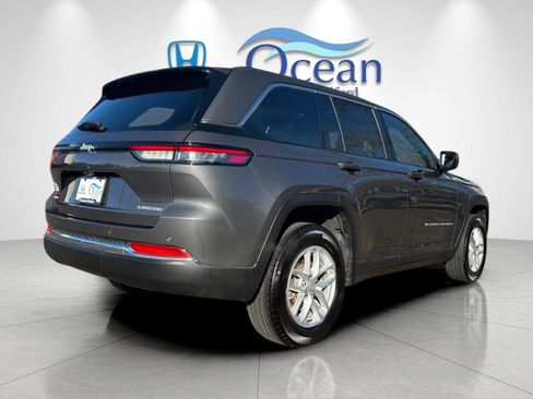 Used 2024 Jeep Grand Cherokee Laredo X w/ Luxury Tech Group I AWD/4WD image 3