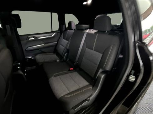 New 2025 GMC Acadia Elevation image 11