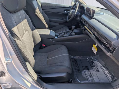 Certified 2025 Honda Accord Sport image 9