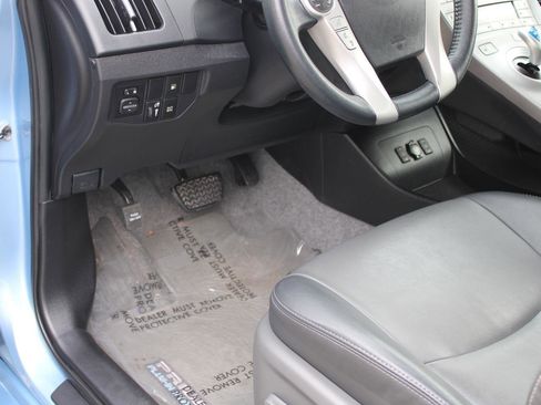 Used 2015 Toyota Prius Prime Advanced image 43