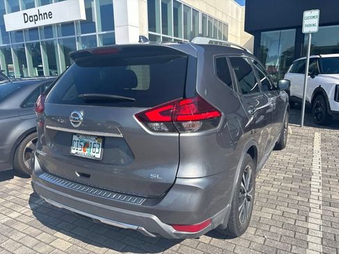 Used 2017 Nissan Rogue SL w/ SL Premium Package FWD image 6