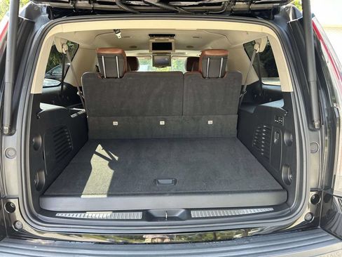 Used 2020 Cadillac Escalade ESV Premium Luxury AWD/4WD image 10