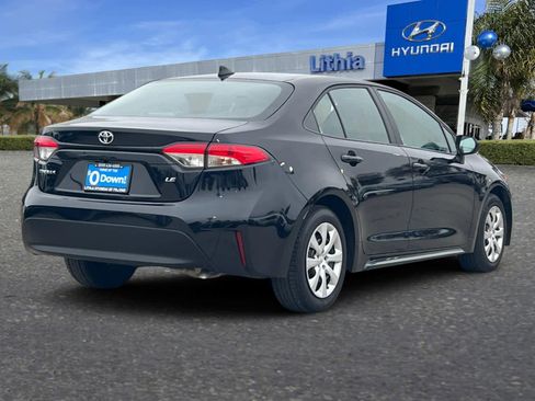 Used 2024 Toyota Corolla LE image 2
