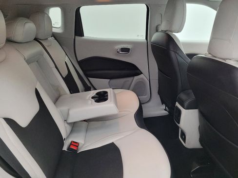 Used 2020 Jeep Compass Latitude FWD image 19