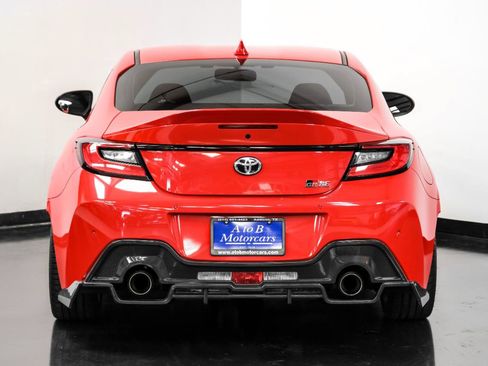 Used 2025 Toyota GR86 Premium w/ ALL Weather Mat Package (TMS) RWD image 8