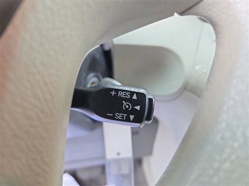 Used 2011 Toyota Sienna LE image 17