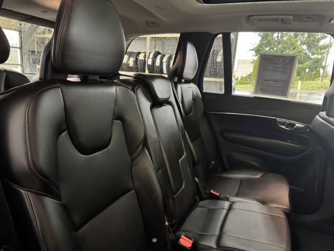 Used 2020 Volvo XC90 T5 Momentum image 28